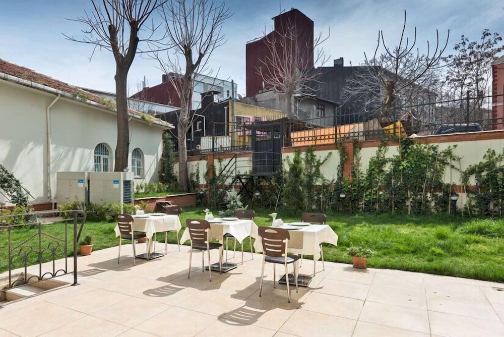 undefined La Garden Hotel 9