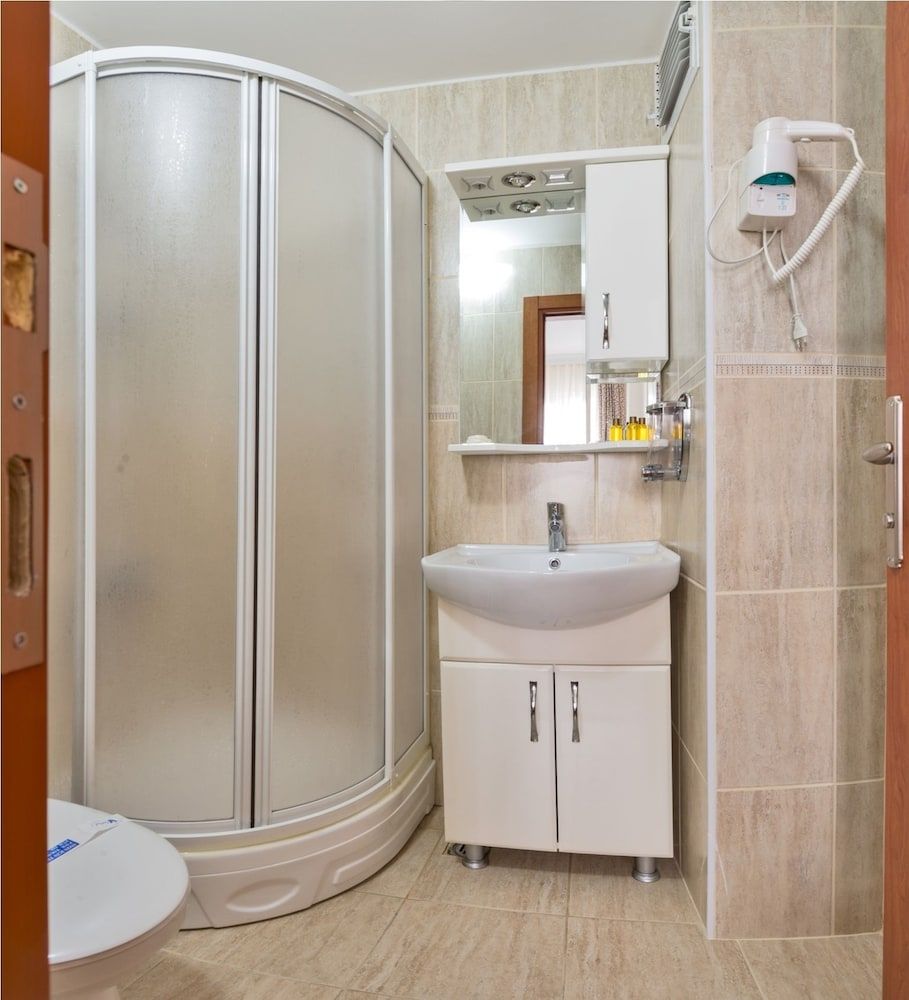 La Garden Hotel Triple Room 7