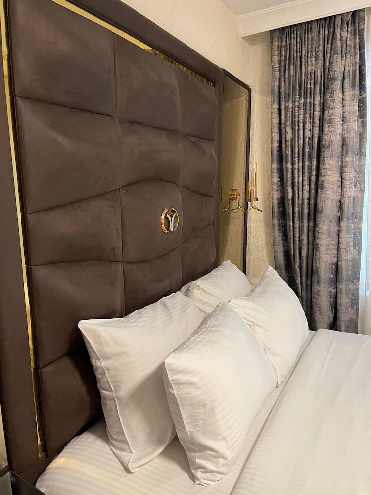 Deluxe Condo