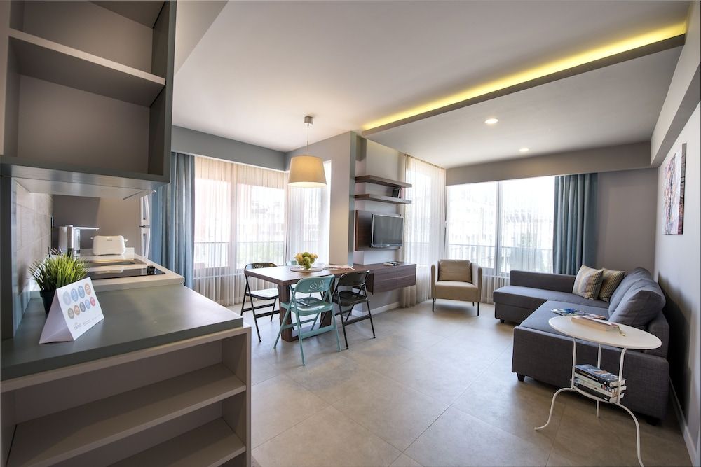 undefined Trend Suites 5