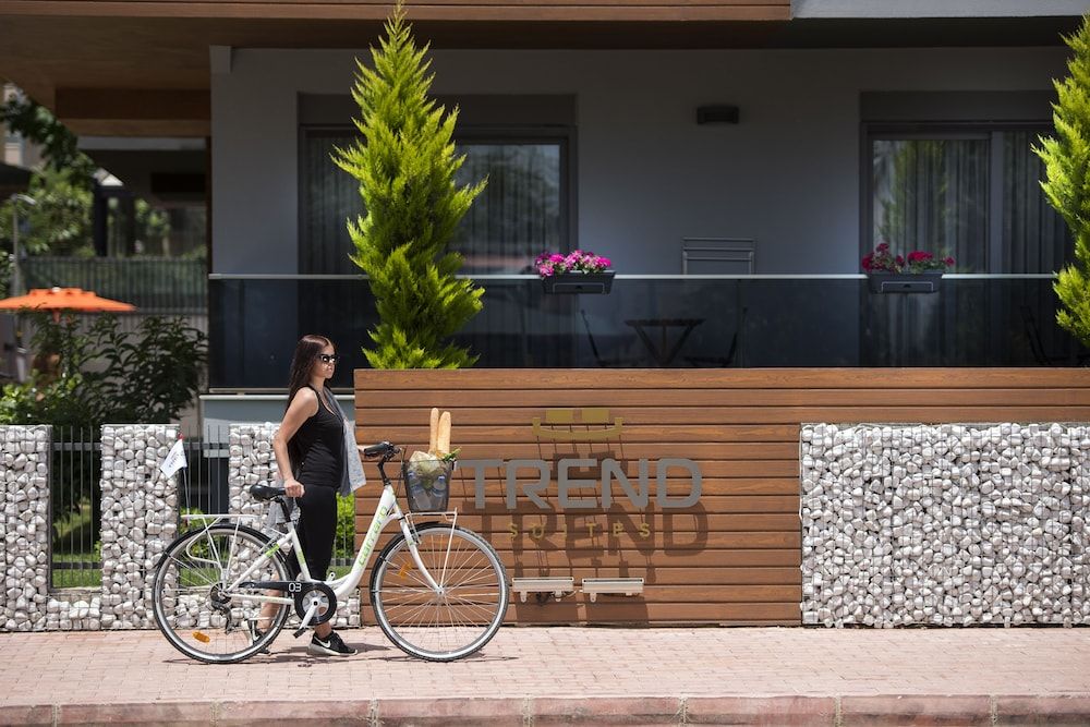 undefined Trend Suites 8