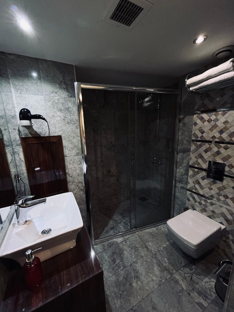 Sahra Airport Hotel Standard Twin Room 4