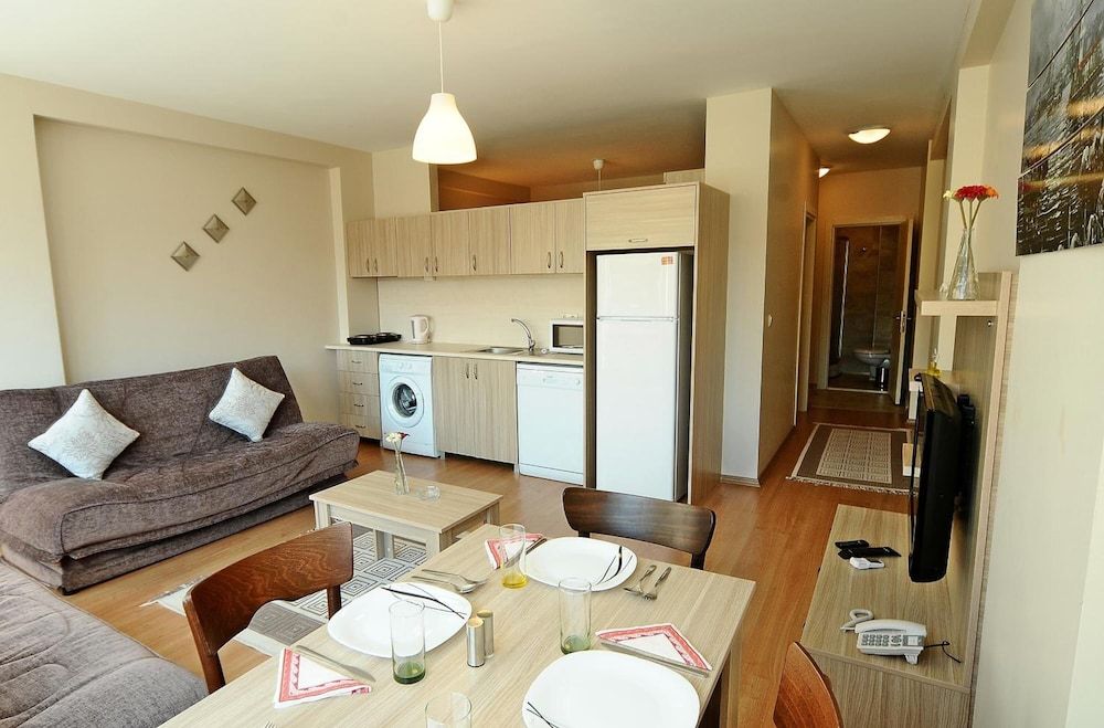 undefined Atrium Suites 6