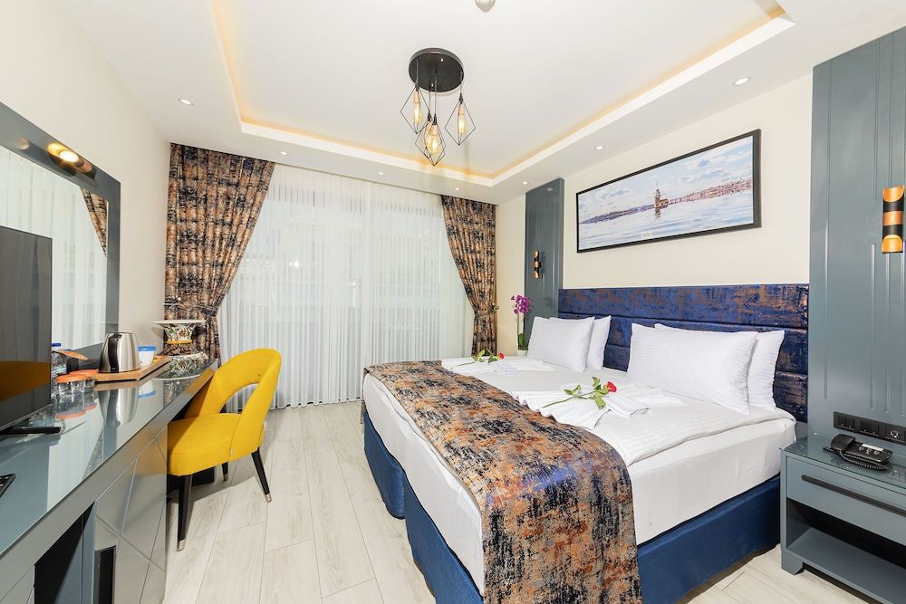 undefined The Magnaura Palace Hotel 2