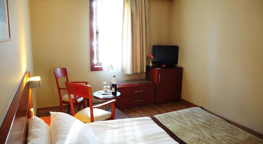 Feronya Hotel Double Room 17