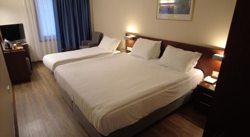 undefined Feronya Hotel 4