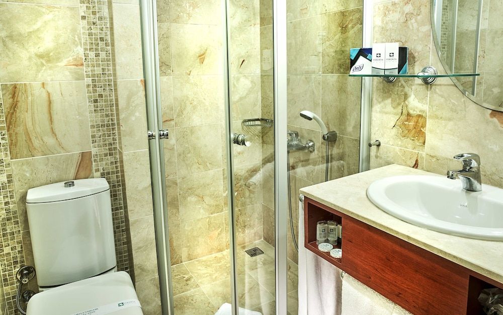 Feronya Hotel Double Room 14