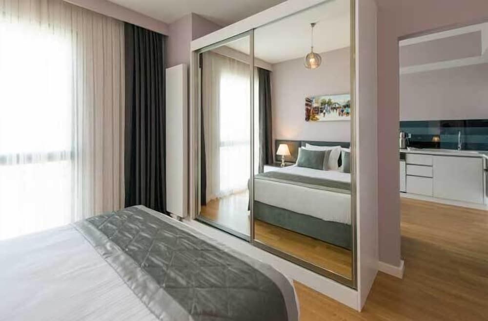 undefined Coresh Suites 9