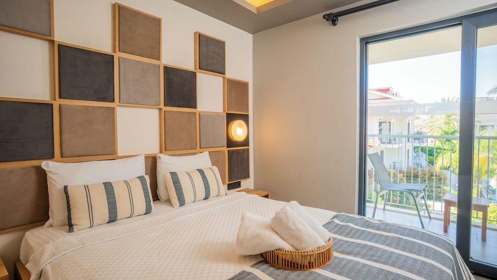 Blue Star Hotel Premium Double Room, Jetted Tub 2