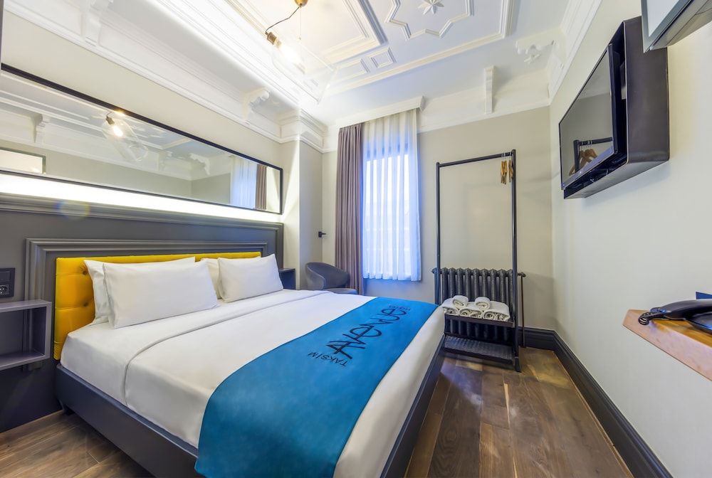 Double Room, 1 Queen Bed