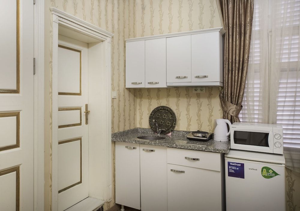 Emre Residence Suites Deluxe Suite, 1 Bedroom, Kitchen 7