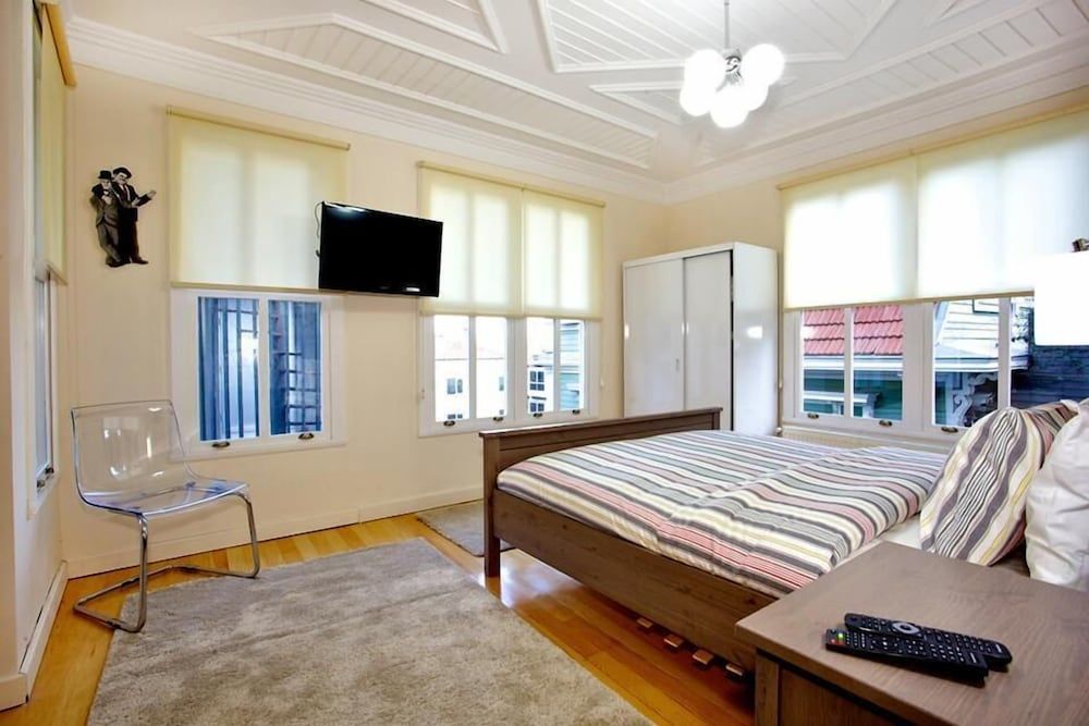 Dreamer's B&B Cihangir Double Room, Shared Bathroom 15