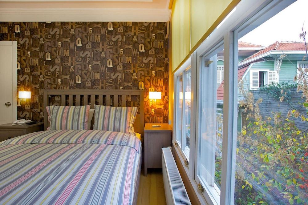 Dreamer's B&B Cihangir Double Room, Shared Bathroom 13