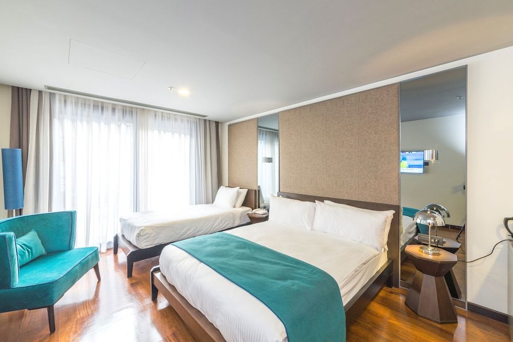 Terrace Suites Istanbul Family Quadruple Room, 2 Bedrooms