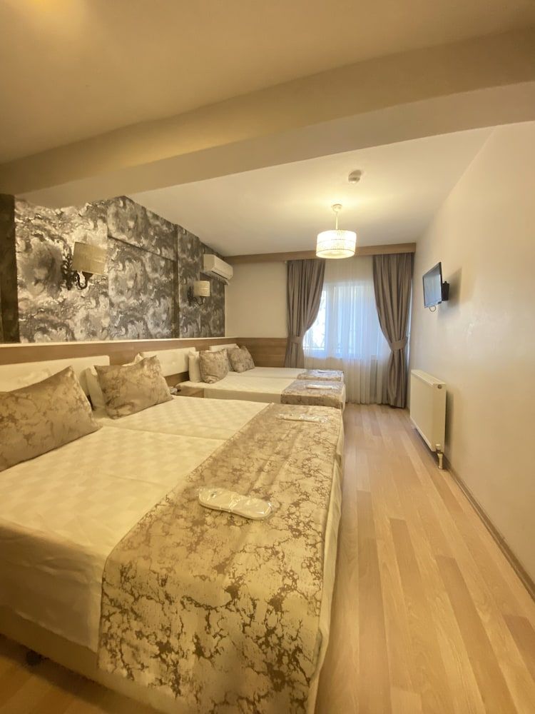 Polanin Hotel Double or Twin Room 3