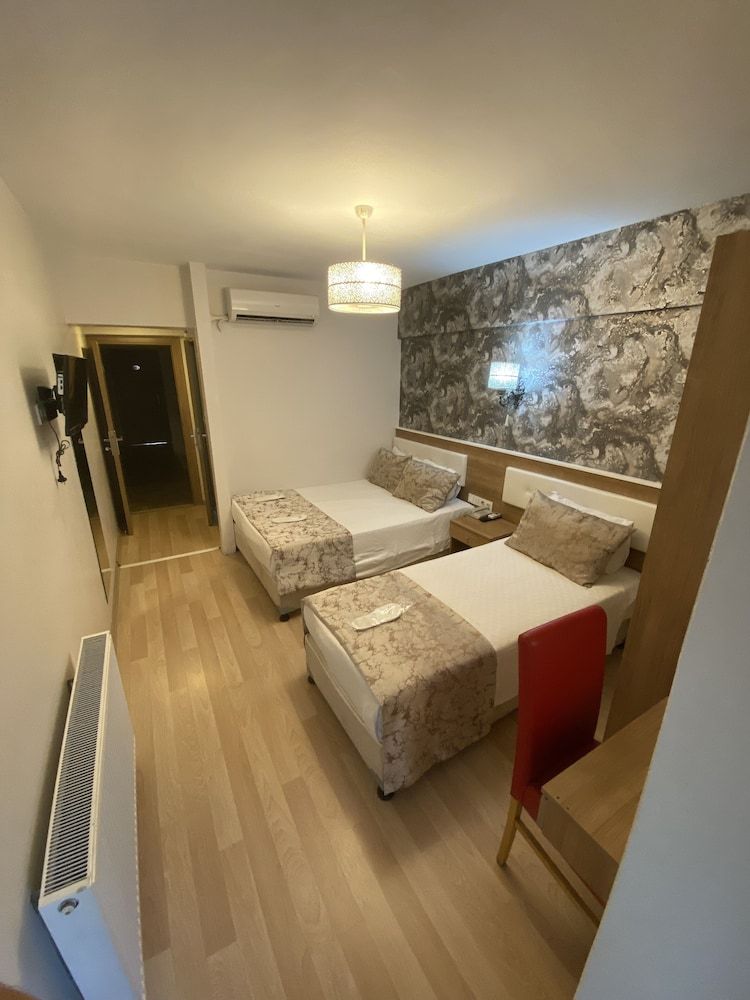 Polanin Hotel Double or Twin Room 6