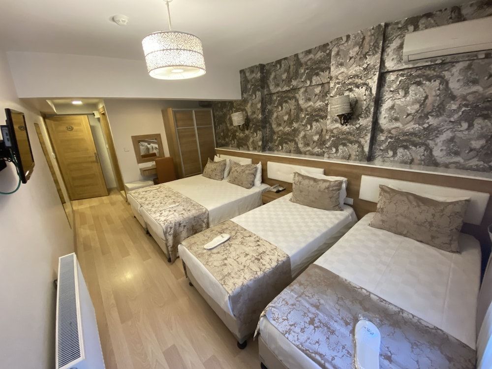 Polanin Hotel Double or Twin Room 7