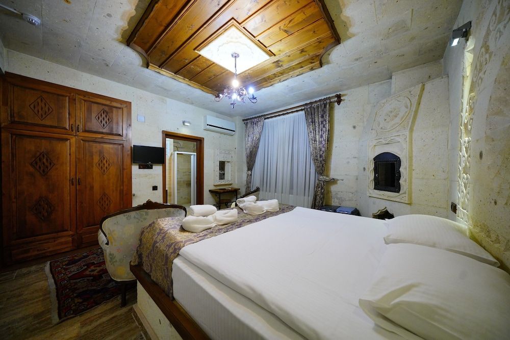 Sun Rise View Hotel Deluxe Suite, 1 King Bed 7