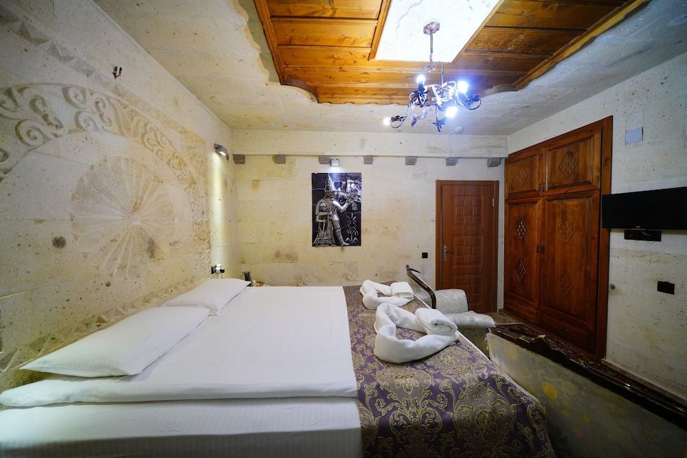 Sun Rise View Hotel Deluxe Suite, 1 King Bed 3