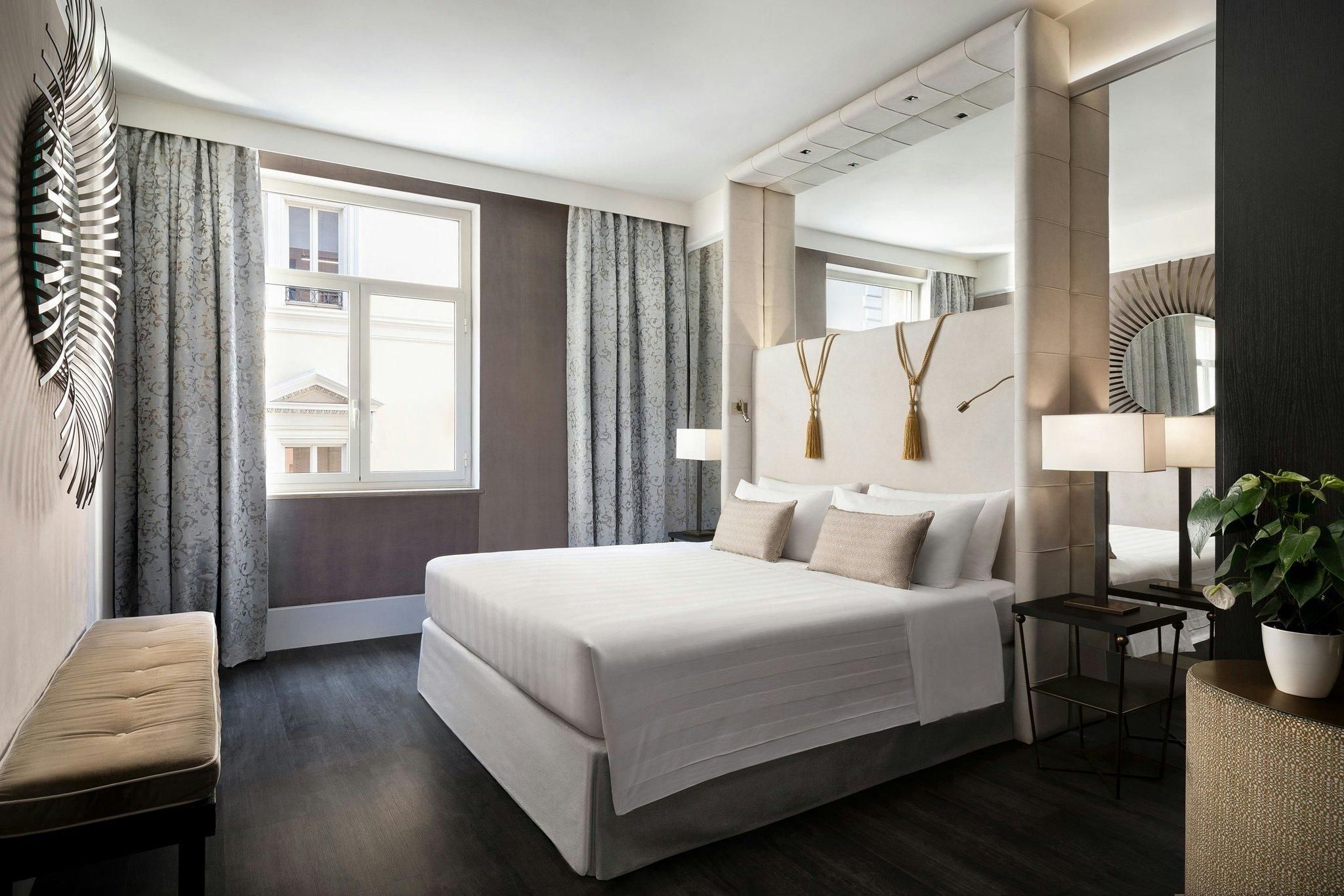 1 Bedroom Junior Suite, 1 King, Urban view