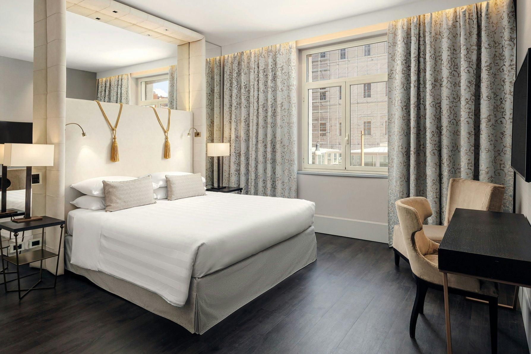 Deluxe Guest room, 1 King, Urban view