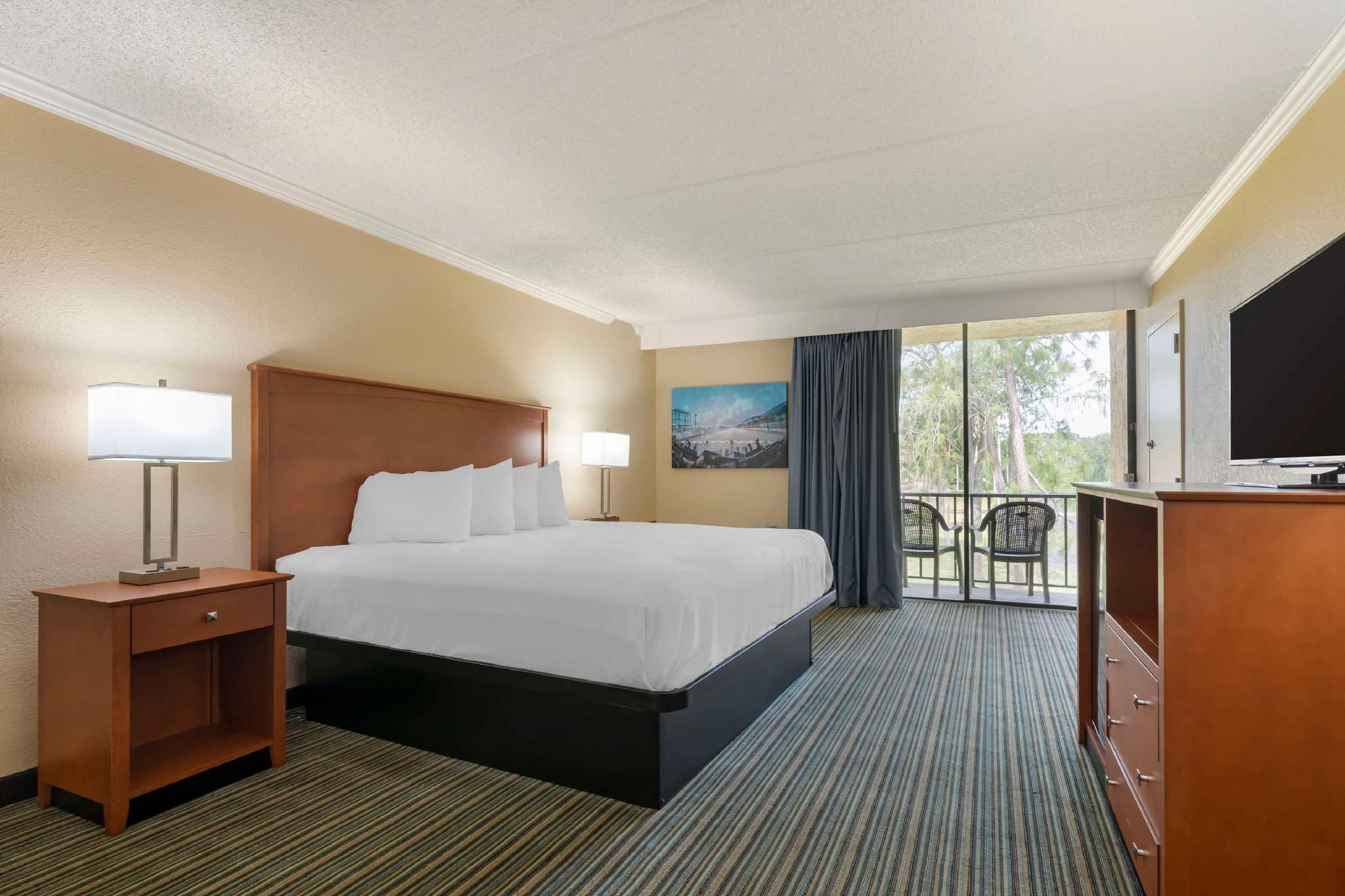 1 King Bed, Nonsmoking, Balcony