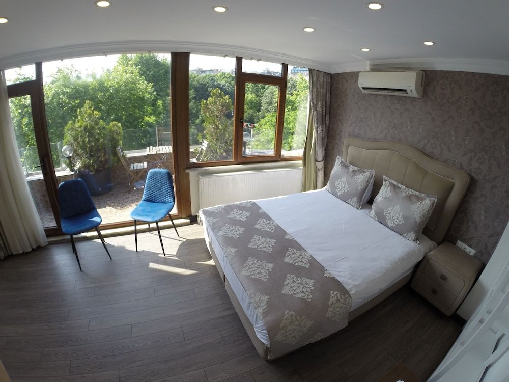 Meydan Suites Deluxe Double Room, Balcony 9