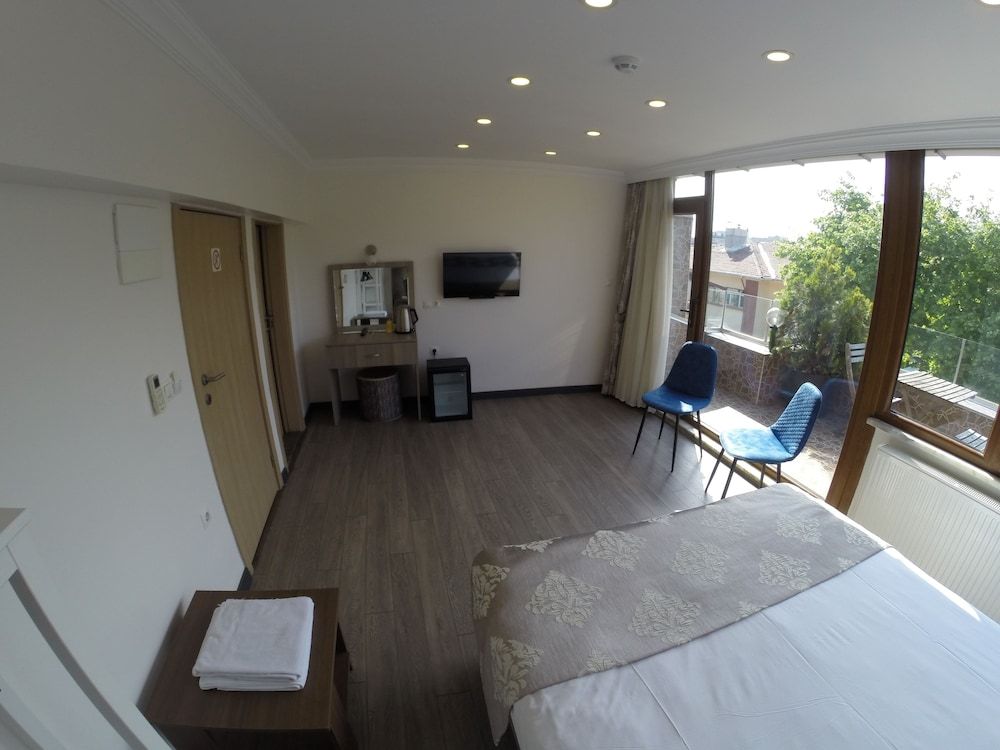 Meydan Suites Deluxe Double Room, Balcony 19