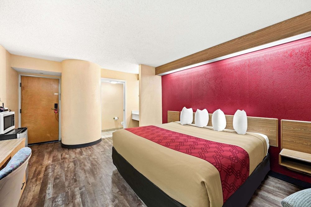 Standard Room, 1 King Bed, Non Smoking