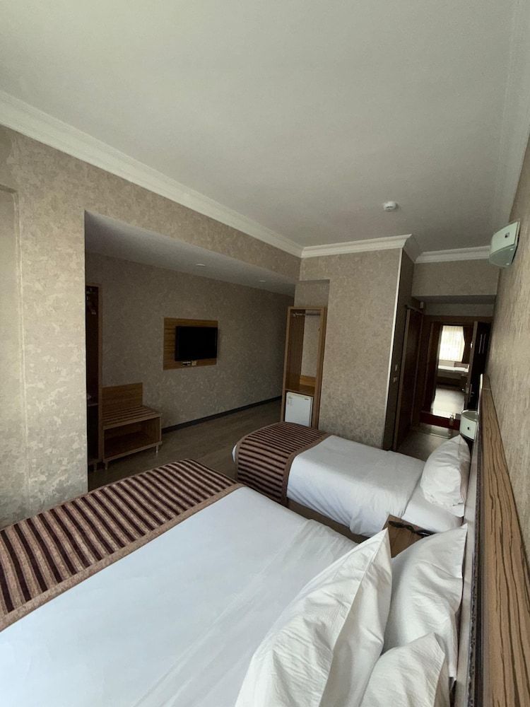 Buyuk Hotel Family Triple Room