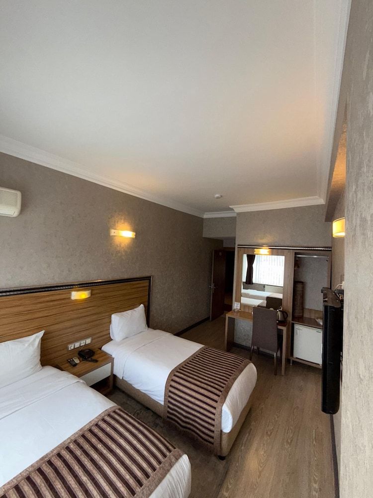 Buyuk Hotel Standard Twin Room 2