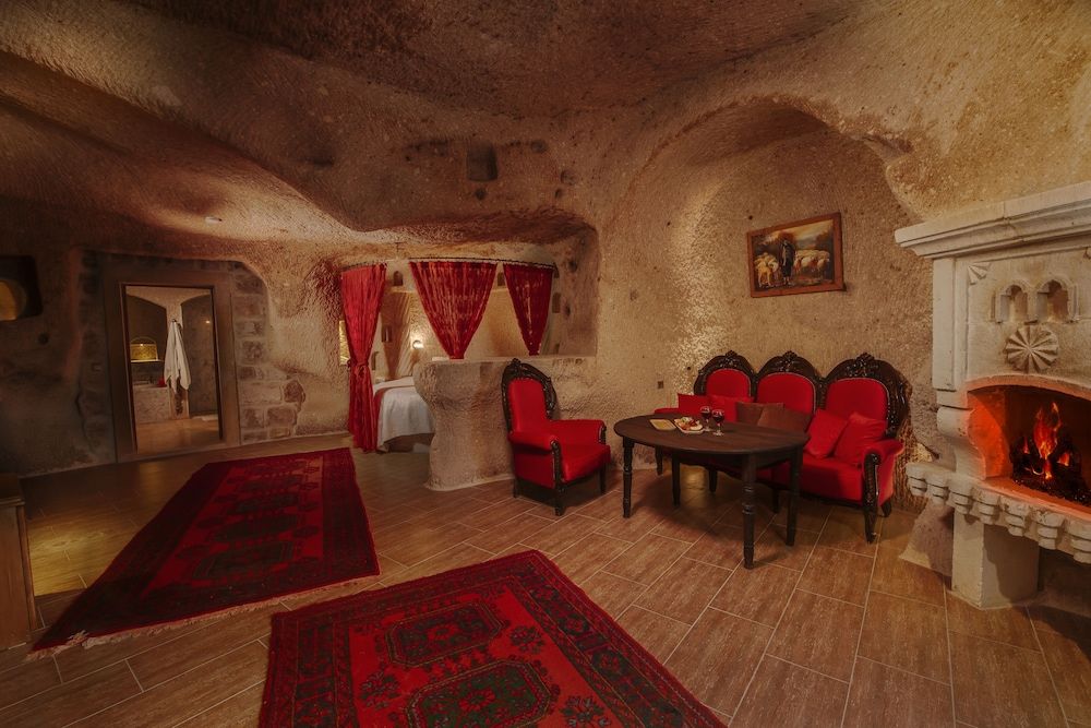 undefined Holiday Cave Hotel 5