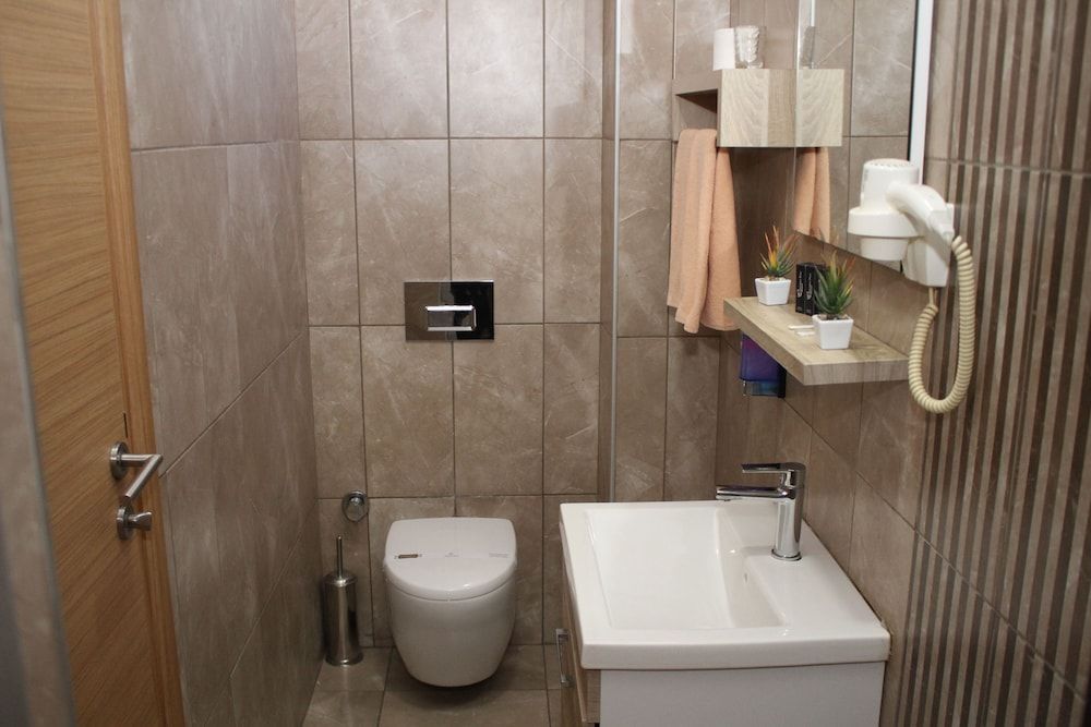 Niconya Port Suite&Hotel Economy Double Room, 1 Queen Bed 6