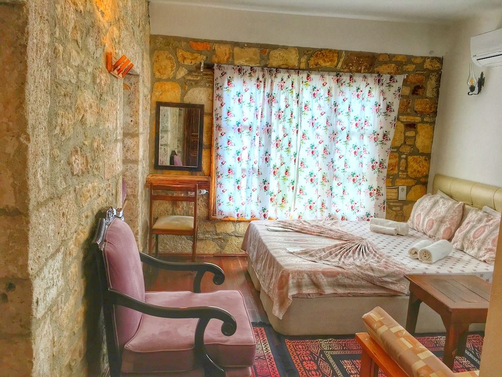 Parmis Boutique House Deluxe Double Room 7