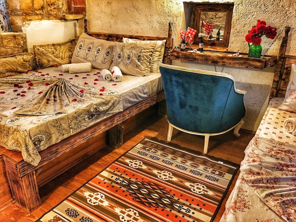 Parmis Boutique House Deluxe Quadruple Room 13