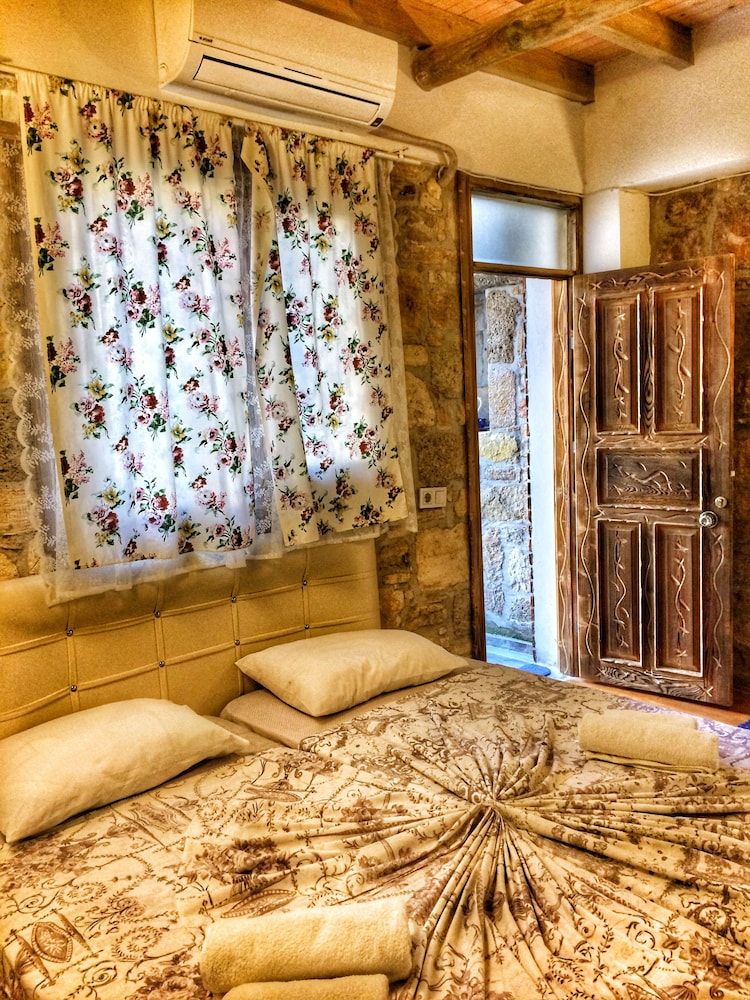 undefined Parmis Boutique House 10