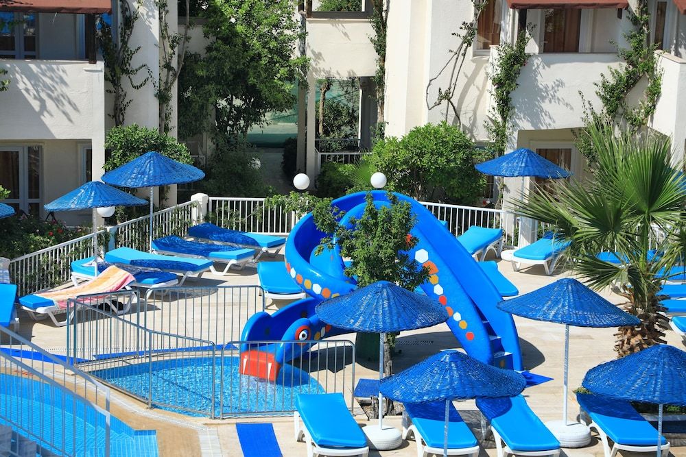 undefined Summer in Garden Suites & Beach Hotel 9