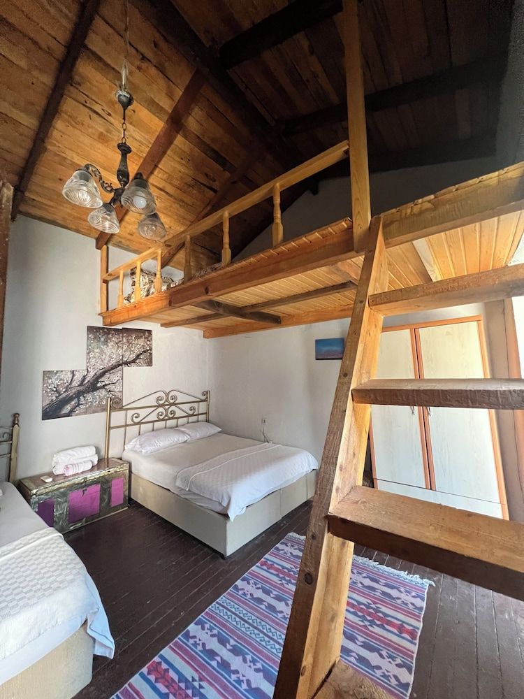 Pergamon Pension Family Quadruple Room, 4 Bedrooms, Private Bathroom, Garden Area