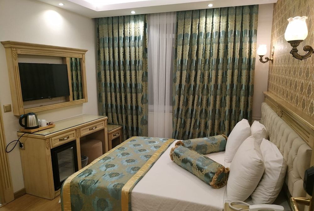 Apple Tree Hotel Economy Double Room 2