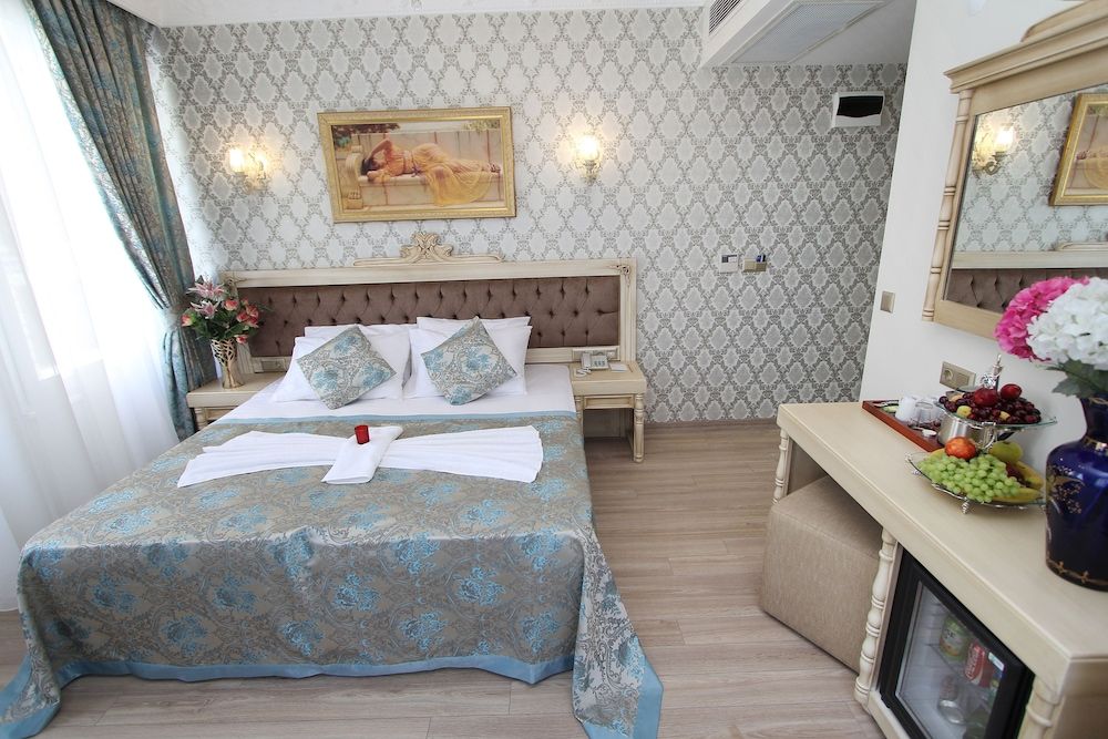 undefined Apple Tree Hotel