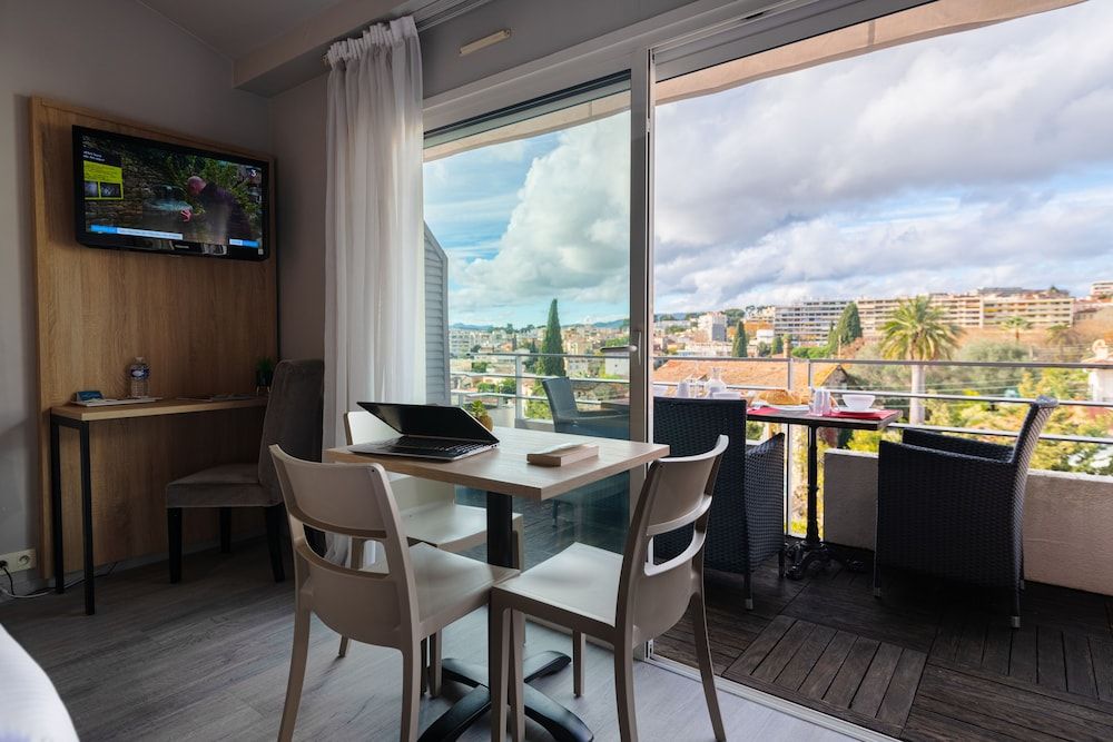 Zenitude Hôtel-Résidences Le Cannet Studio, Multiple Beds 8