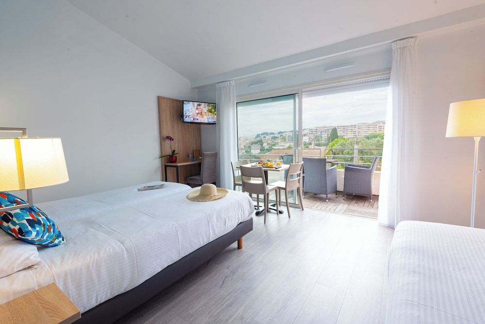 Zenitude Hôtel-Résidences Le Cannet Studio, Multiple Beds 4