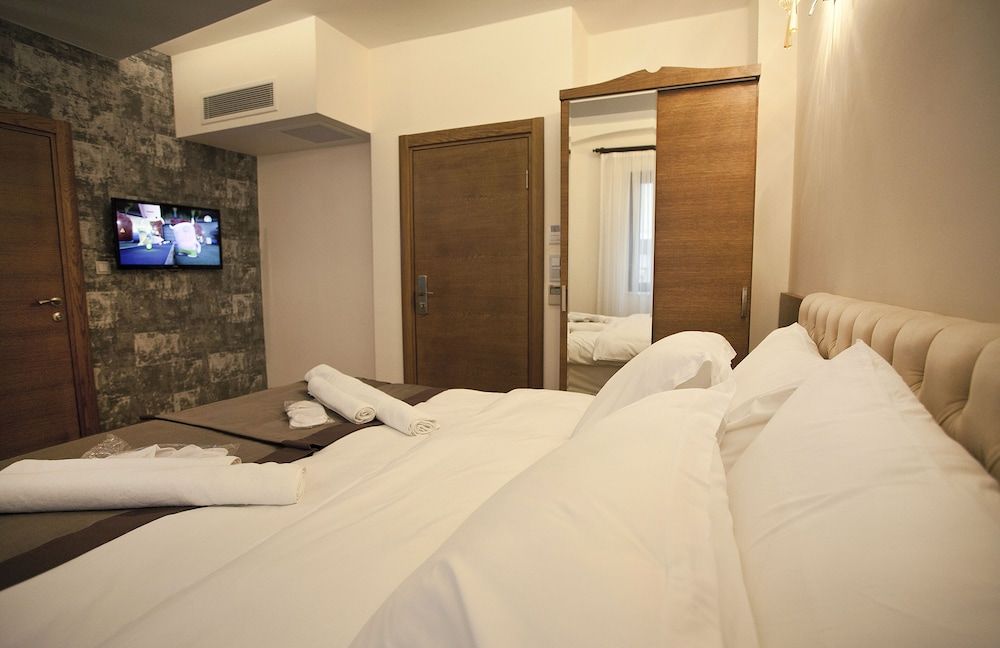 Pera Line Hotel Deluxe Tek Büyük veya Iki Ayri Yatakli Oda Oturma Alanli 10