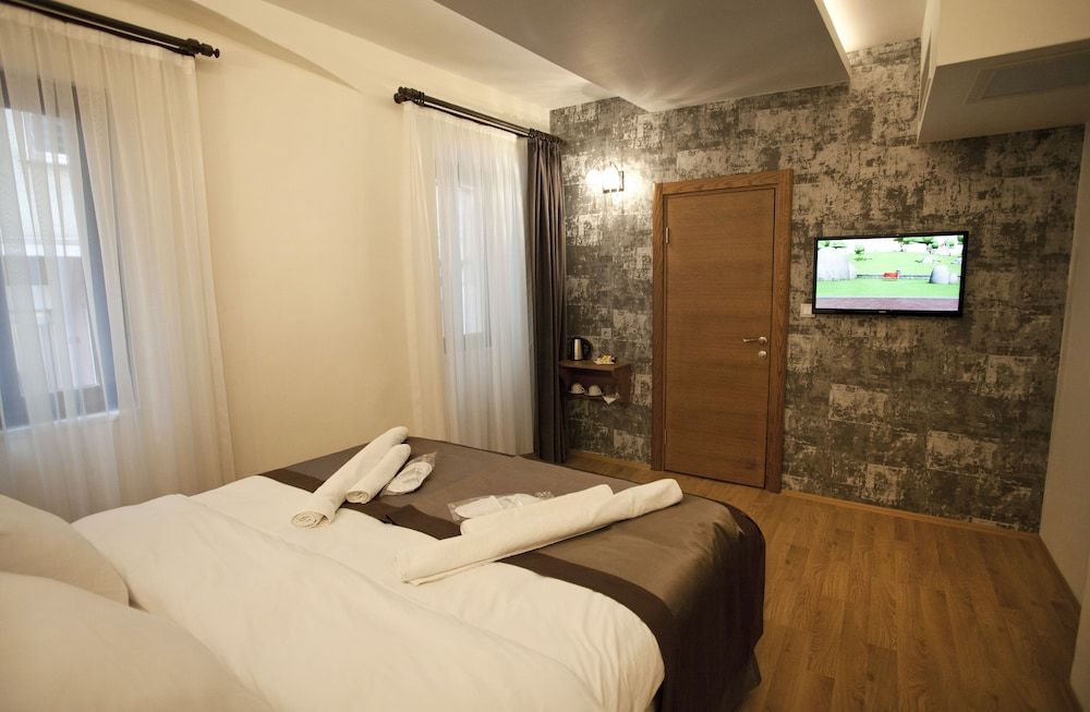 Pera Line Hotel Deluxe Tek Büyük veya Iki Ayri Yatakli Oda Oturma Alanli 9