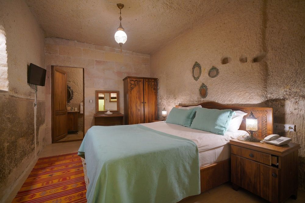 Family Suite, Queen and 2 Twin, 2 Bedroom, Balcony/Patio
