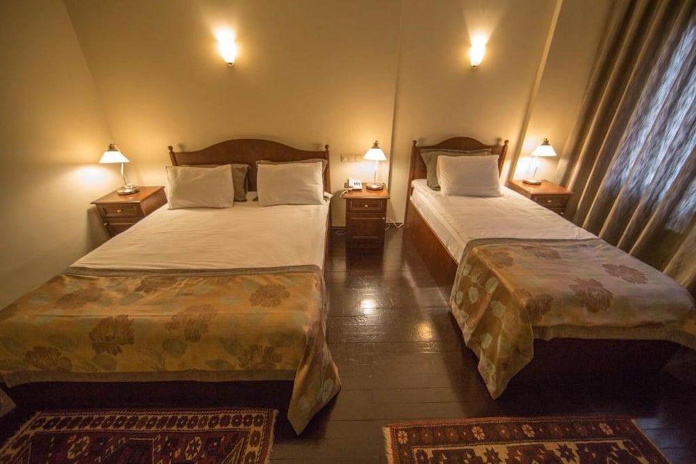 Villa Sofia Deluxe Triple Room 2