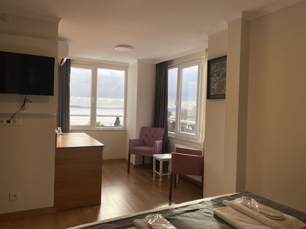 undefined Spinel Hotel 3