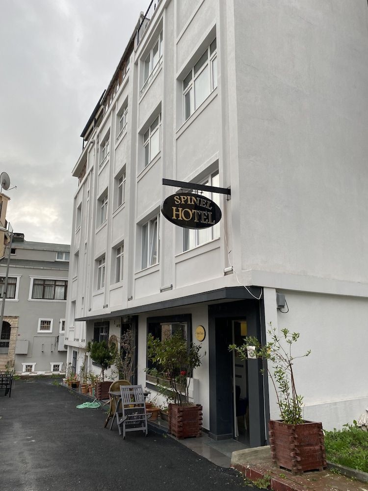 undefined Spinel Hotel 6