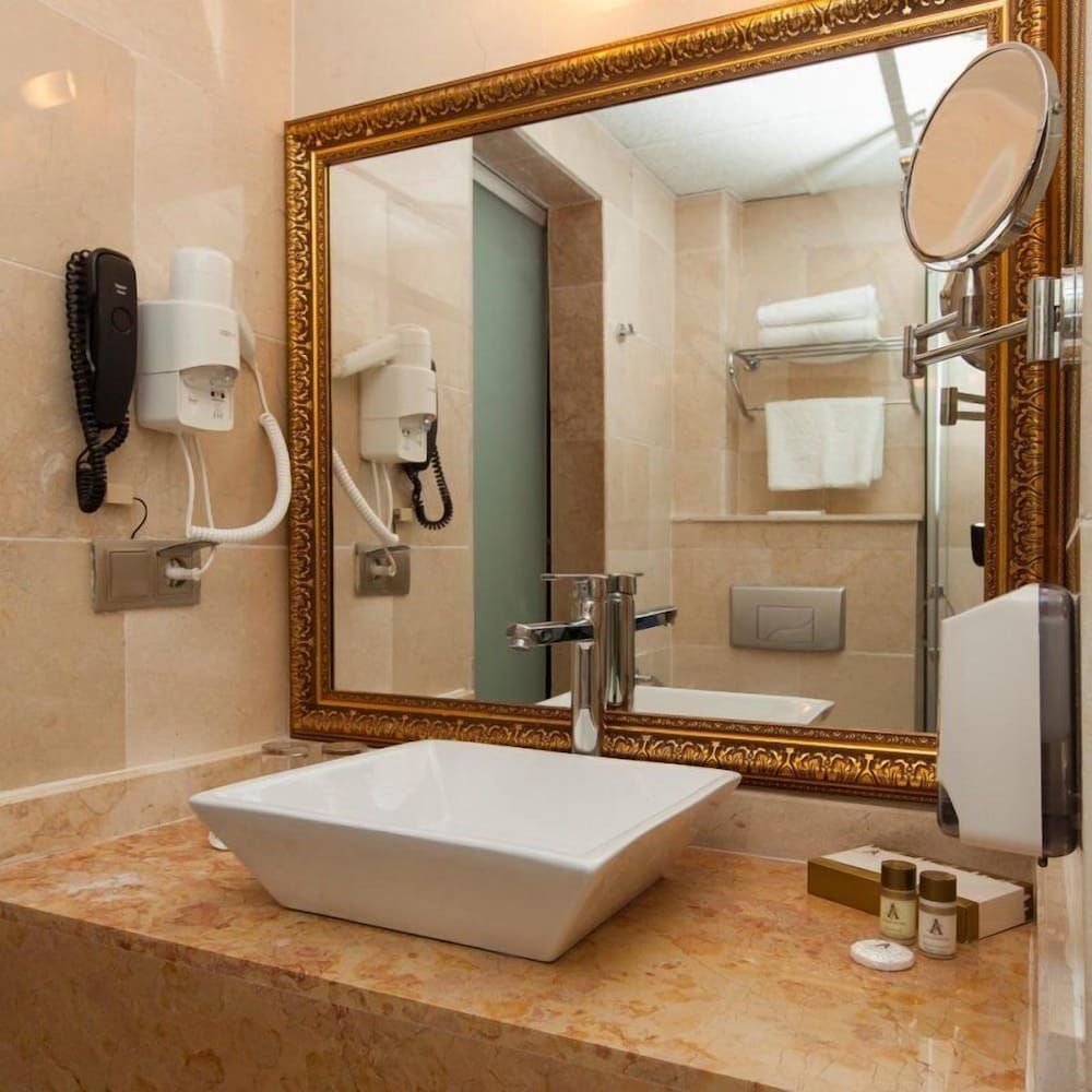 Alrazi Hotel Standard Room 14