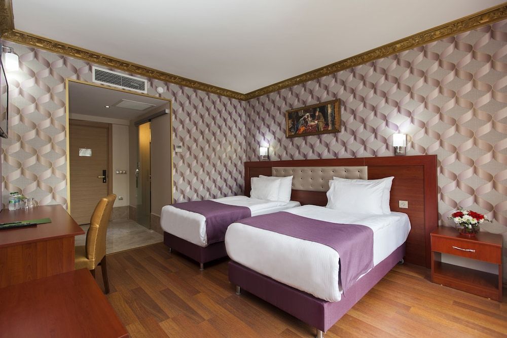 Alrazi Hotel Standard Room 9